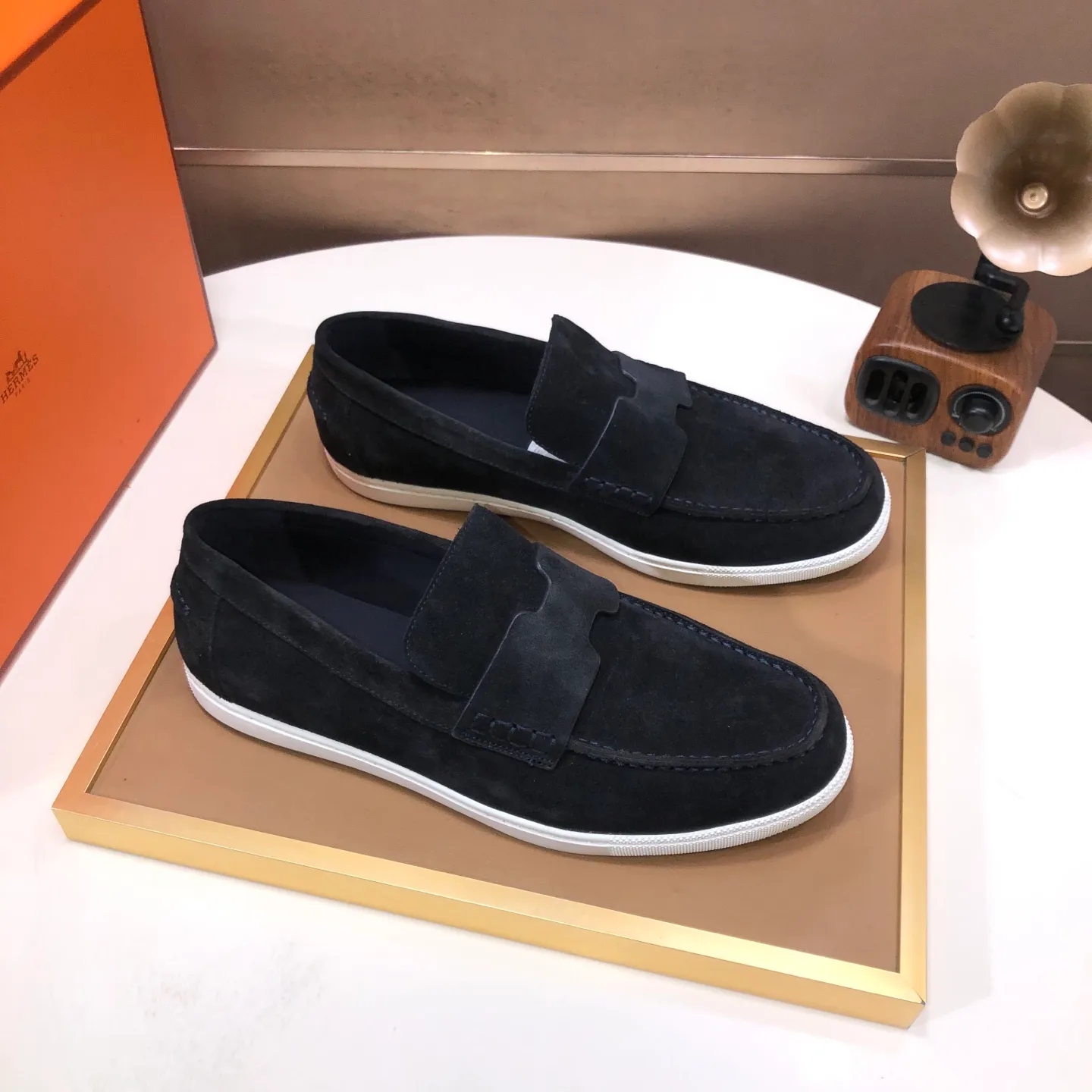 Men's shoes💰560💰[HERMES] (cowhide lining)🍀Italian top luxury🍀He does not pursue novel styles and gorgeous colors, but attracts the favor of successful men with his flawless, elegant and classic style. Formal leather shoes This very comfortable, simple and stable style allows you to easily match any style! The pattern is absolutely 1:1 refined from the original case, and we strive for excellence in materials, imported cowhide + cowhide lining💪💪💪extraordinary texture👍! .Code number: 39-45 (45 customized)